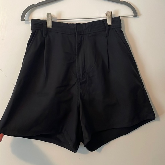 NWT Good American 5” Inseam Shorts - Picture 1 of 6